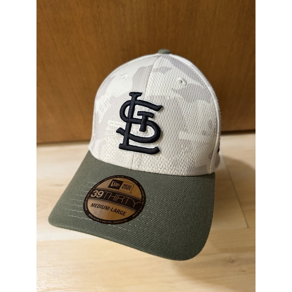 St. Louis Cardinals MLB NE 2025 Armed Forces Day 39Thirty Beige Olive M/L